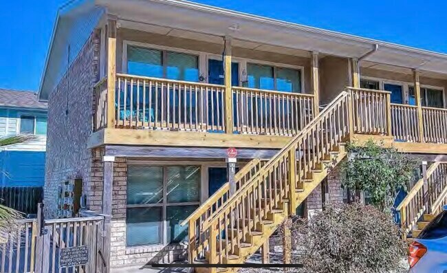 Foto del edificio - 15209 Leeward Dr