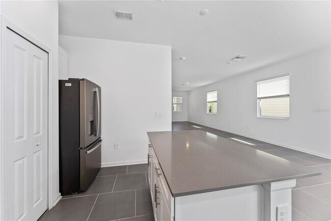 Foto del edificio - 7588 Stone Crk Trl