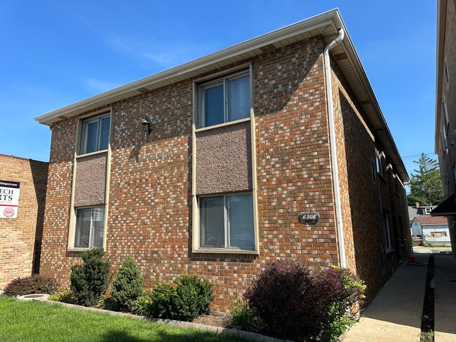 Building Photo - 8306 Grand Ave