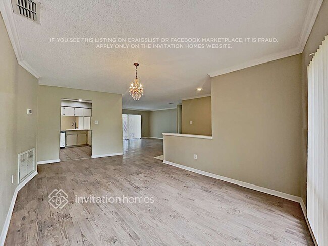 Building Photo - 3922 Dunaire Dr