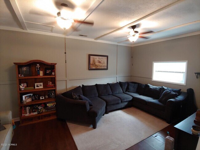 Foto del edificio - 1321 Piney Green Rd