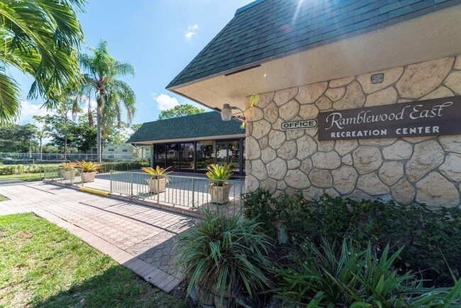 Foto del edificio - 4167 NW 90th Ave