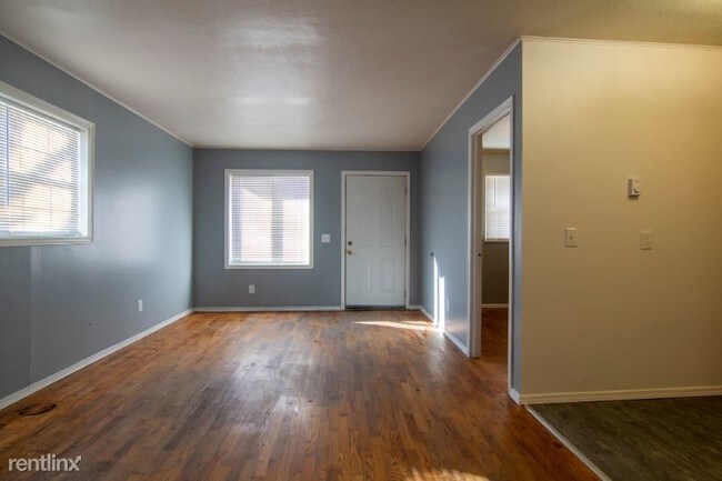 Foto del edificio - 2 br, 1 bath Apartment - 3117 S Nebraska St
