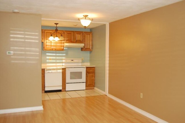 Building Photo - 2060 Mineral Spring Ave