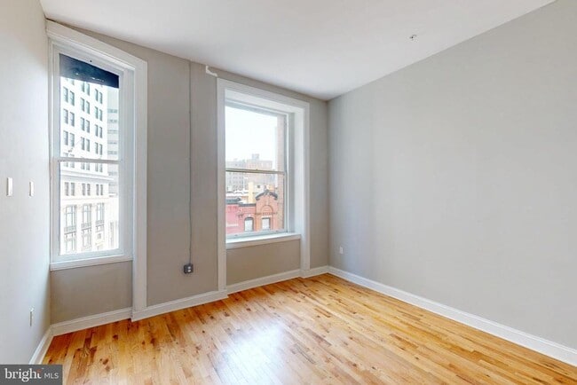 Building Photo - 100 W Lexington St
