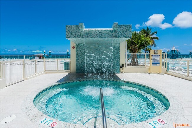Building Photo - 2501 S Ocean Dr