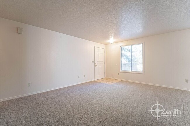 Building Photo - 605 SE 131st Ct