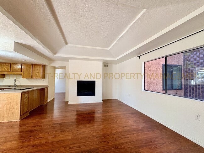 Building Photo - 5051 N Sabino Canyon Rd