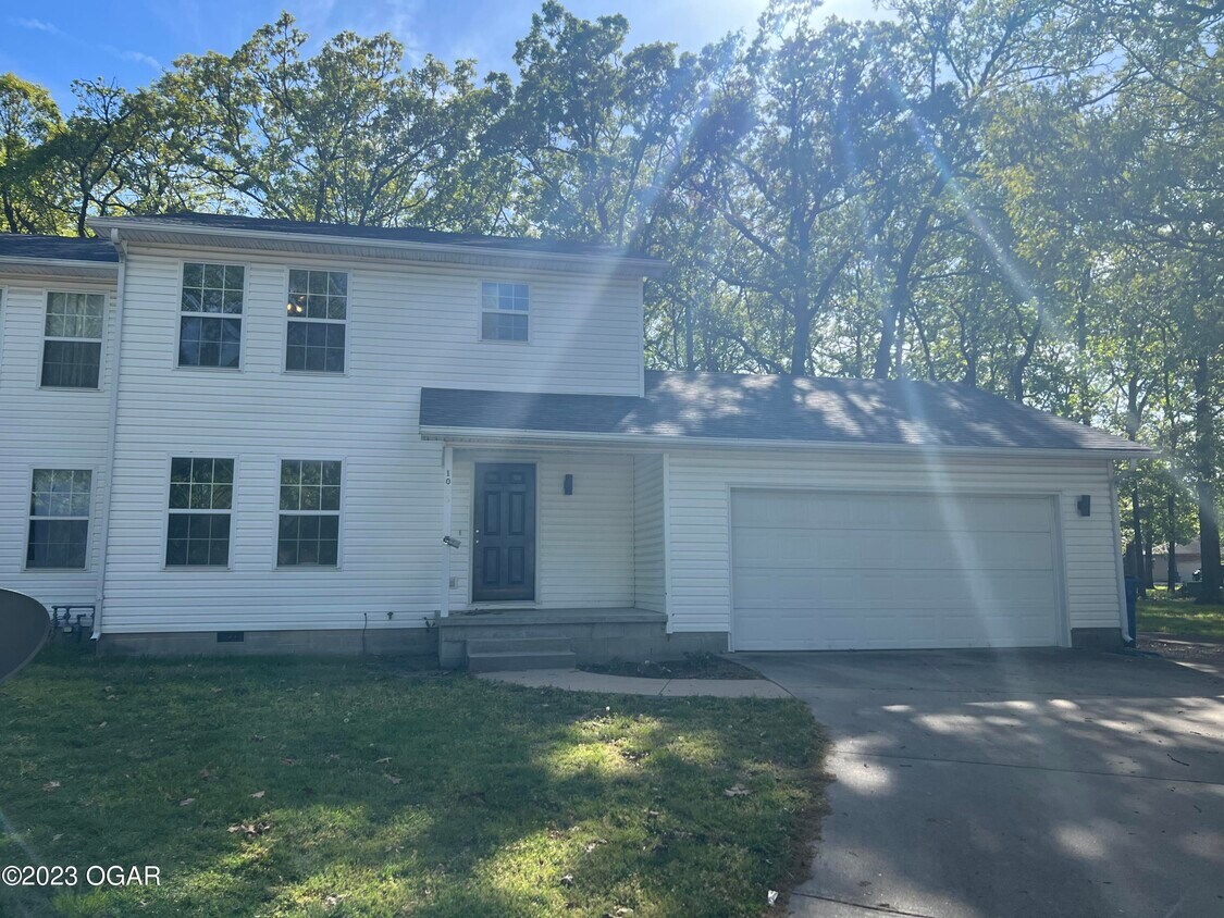 105 Bogey Cir Unit A, Carl Junction, MO 64834 Condo for Rent in Carl