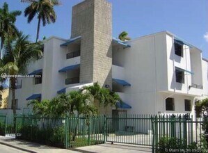Building Photo - 950 NW 11th St