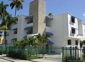 Building Photo - 950 NW 11th St