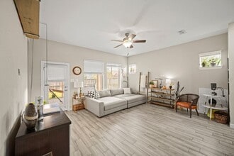 Building Photo - 6002 Daggerwing Wy
