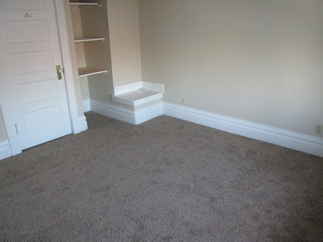 Foto principal - 112 18th St S