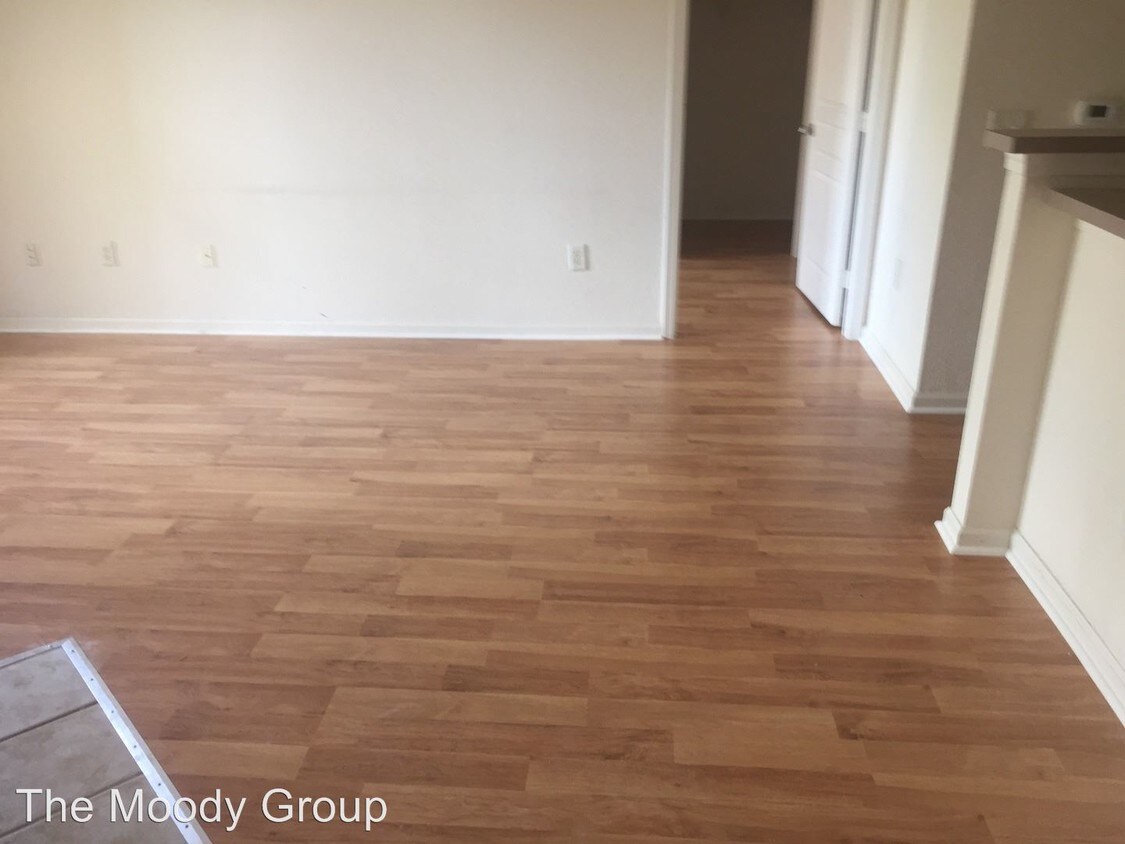 Primary Photo - 9316 Crescent Loop Cir