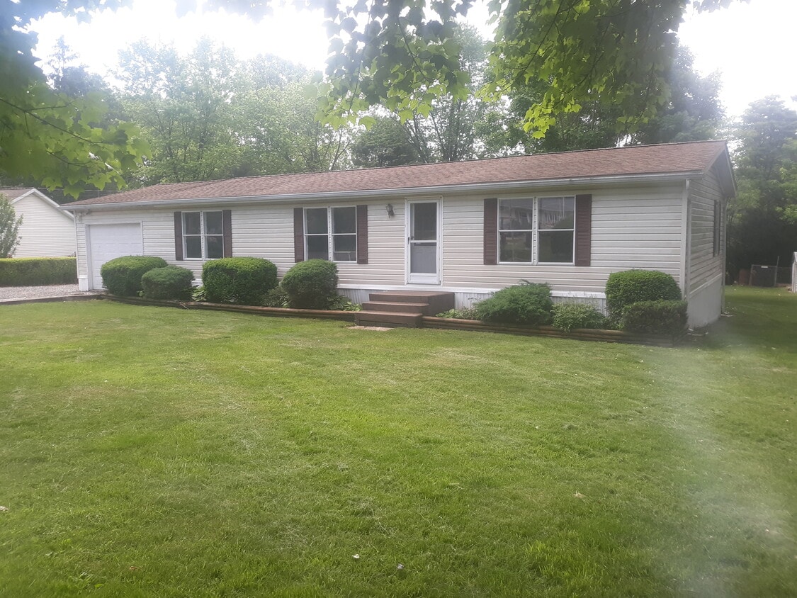 Front - 1238 Meyer Dr