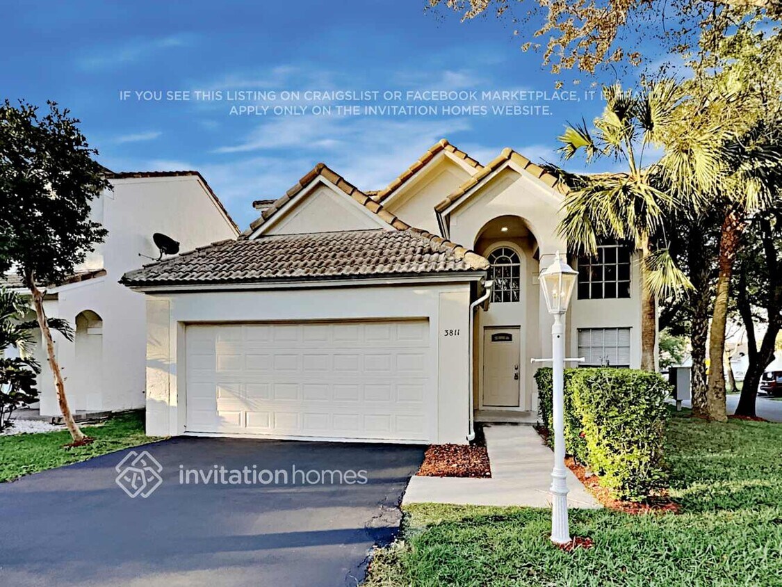 Foto principal - 3811 Jasmine Ln