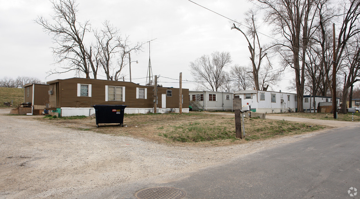 Foto del edificio - Walker's Trailer Court
