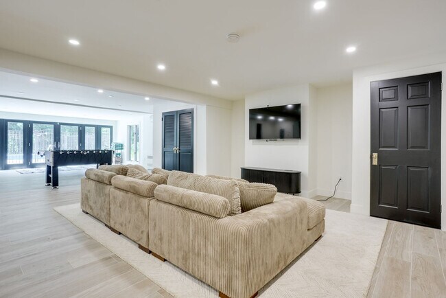 Building Photo - 49 Snowdrop Dr
