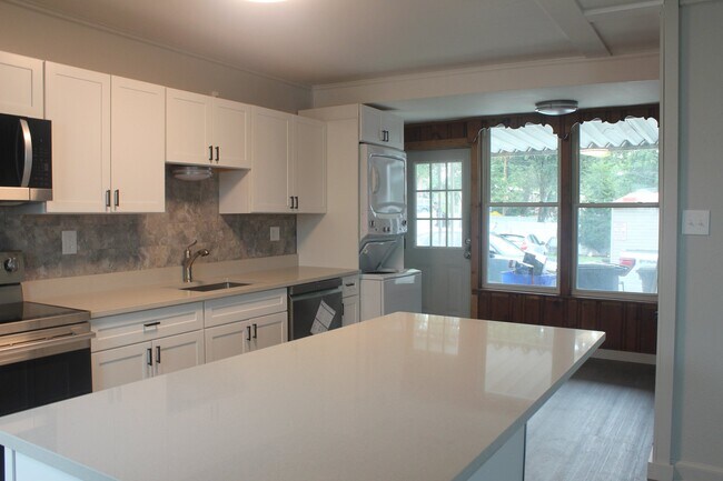 Foto del edificio - 345 W Market St