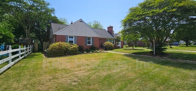 Building Photo - 20 S Greenfield Ave