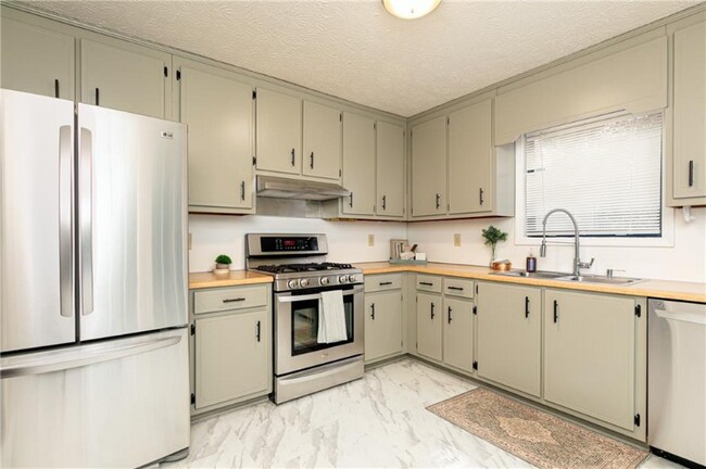 Foto del edificio - 4065 Maxanne Dr NW