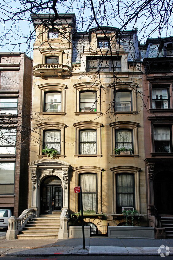Building Photo - 220 Columbia Pl