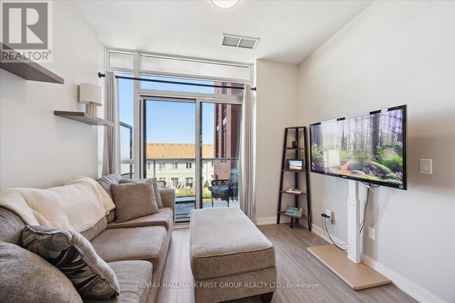 Building Photo - 1010 Dundas St E