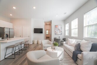 Building Photo - 504 Nursery Rd