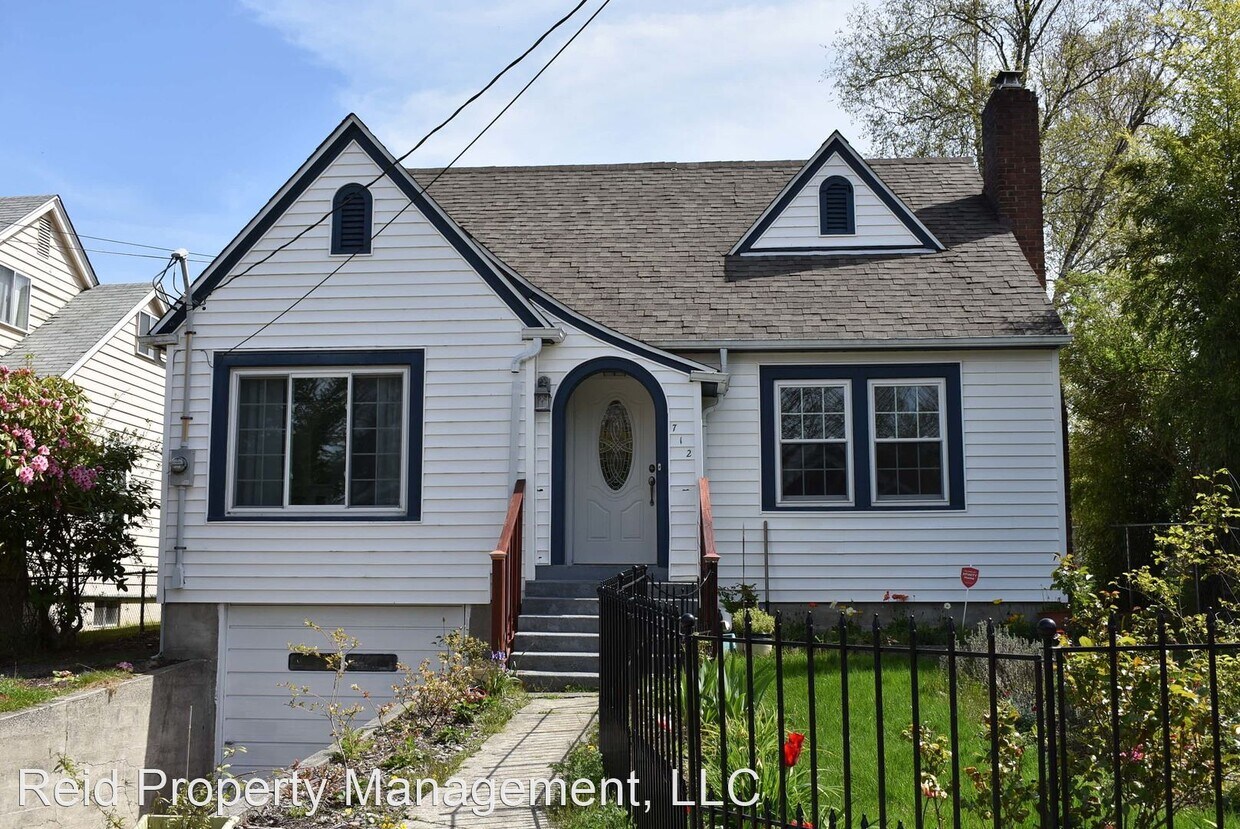 4 br, 1 bath House 712 Pennsylvania Avenue House for Rent in Bremerton, WA