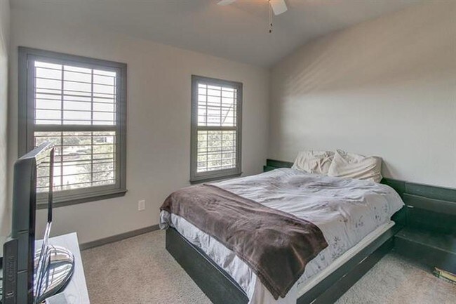 Foto del edificio - 3922 Asbury Ln