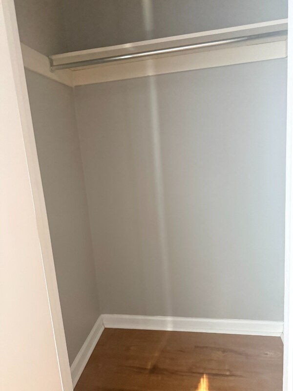 Foto del edificio - 15 Ferguson Dr