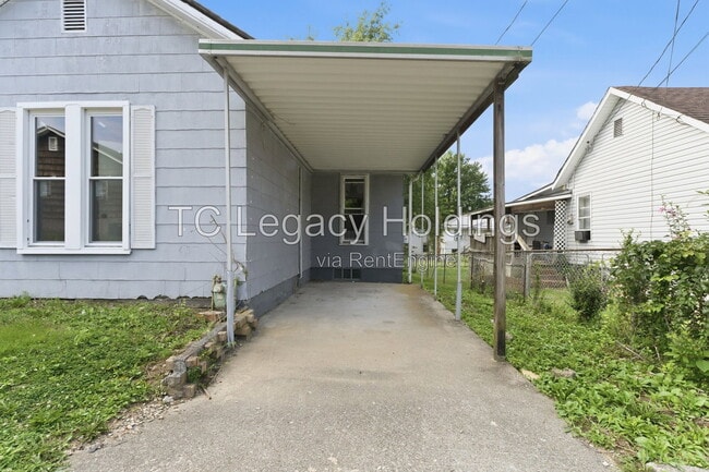 Building Photo - 502 Cottage Ave