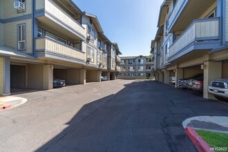 Building Photo - 91-285-285 Hanapouli Cir