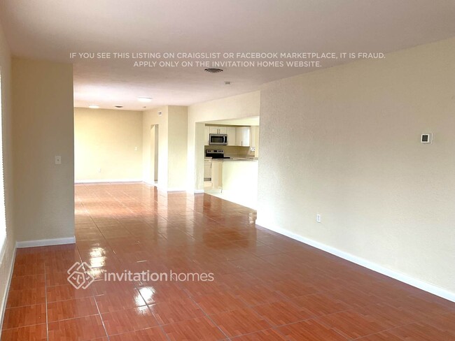 Foto del edificio - 870 NW 172nd Terrace