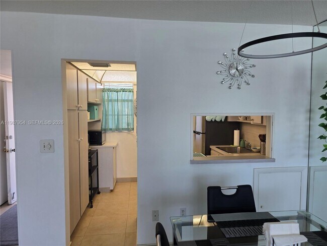 Foto del edificio - 2861 Leonard Dr