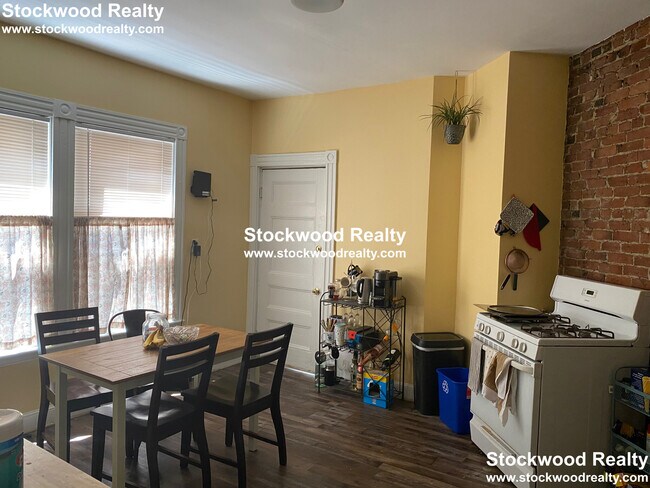 Foto del edificio - 861 Dorchester Ave