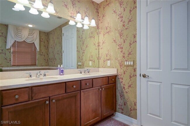 Foto del edificio - 1224 Manado Dr