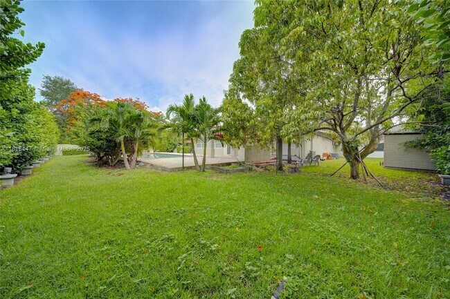 Foto del edificio - 5780 SW 53rd Terrace