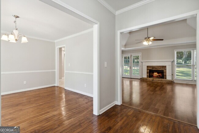 Building Photo - 356 Fenbrook Way SW