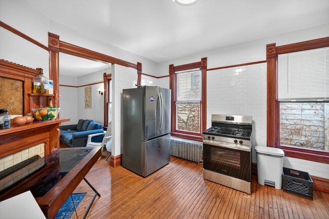 Building Photo - 1112 Garnett Pl