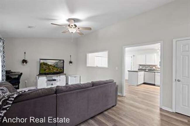Foto del edificio - 3 br, 2 bath House - 104 Avon Drive