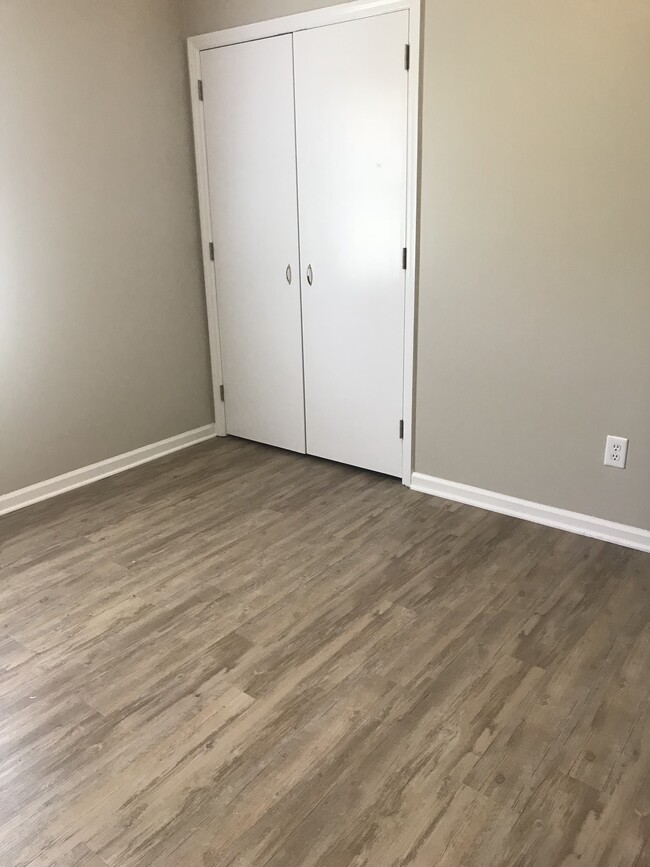 Master bedroom - 1349 Spring Valley Rd