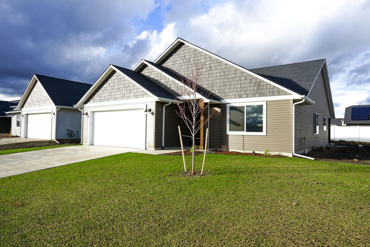 Foto principal - Brand New 4 Bedroom Home in Rathdrum