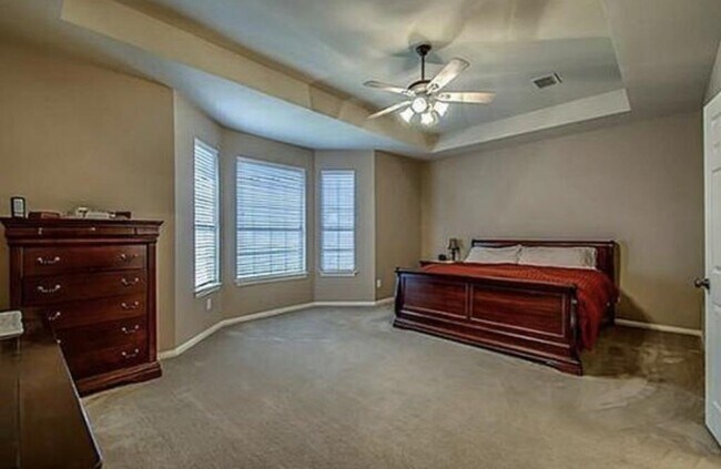 Foto del edificio - 204 Granite Falls Dr