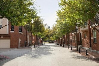 Building Photo - 5014 Calloway Dr