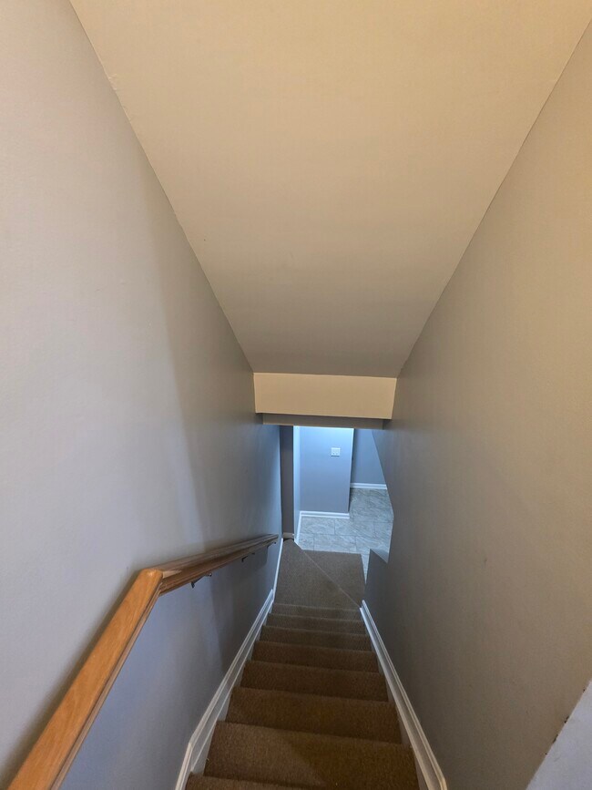 Building Photo - 406 Knollwood Ct