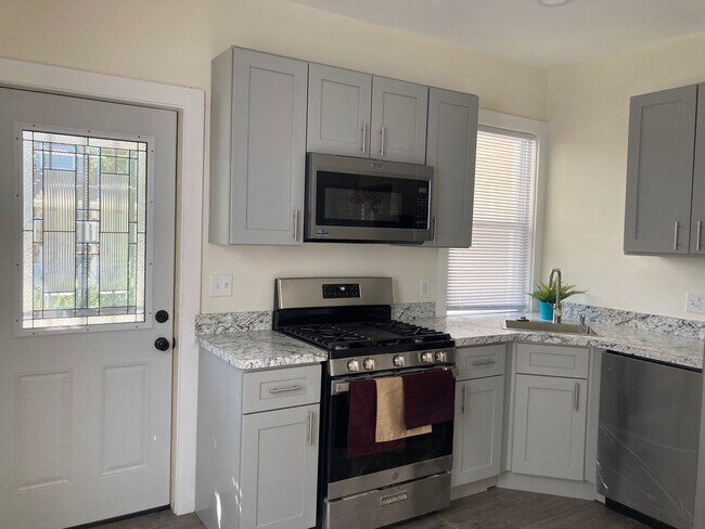 Building Photo - 1332 West 93rd Street