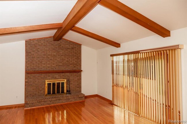 Building Photo - 320 Rose Brier Dr