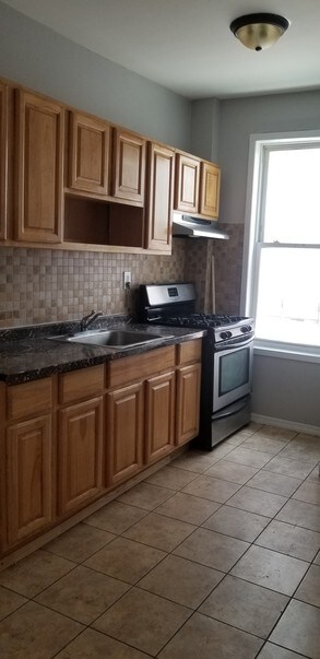 Primary Photo - 2137 Bruckner Blvd
