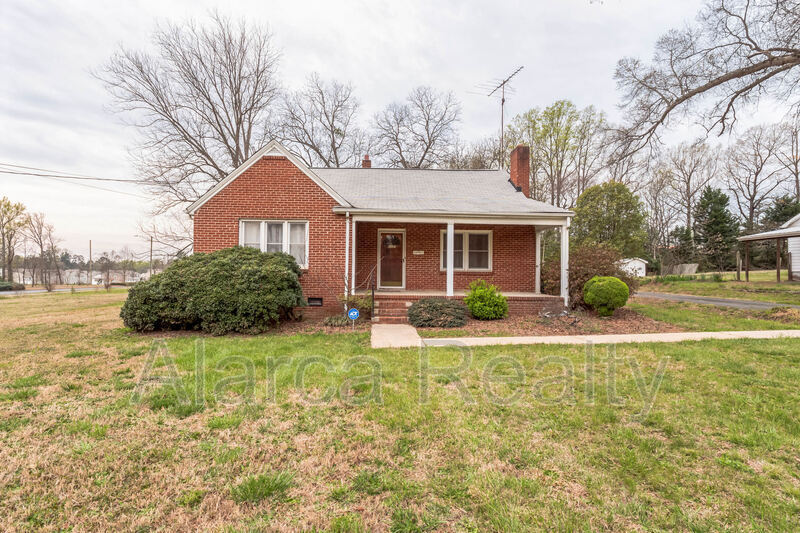 Primary Photo - 6337 Freedom Dr